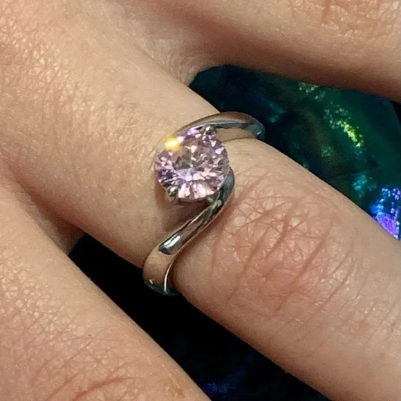 Beautiful Pink Crystal CZ Sterling Silver Ring - Picture 3 of 6